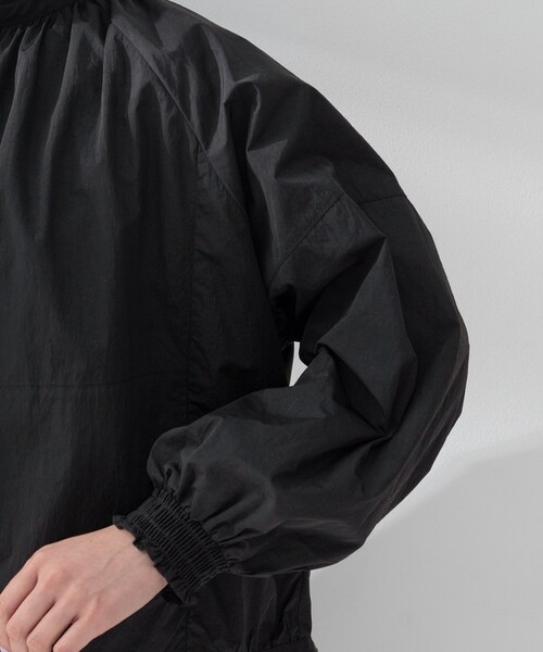 UNTITLED（アンタイトル）の「【MARILYN MOON】プリーツマリンブルゾン（ブルゾン・レディース・ブラック・02）」の4枚目の写真