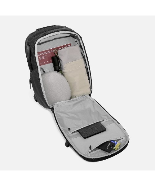 Aer(エアー)の「AER City Pack Pro2 20L / AER-21063(バックパック/リュック・メンズ・ブラック・FREE)」の15枚目の写真