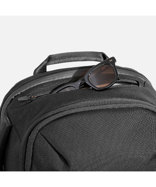 Aer(エアー)の「AER City Pack Pro2 20L / AER-21063(バックパック/リュック・メンズ・ブラック・FREE)」の18枚目の写真