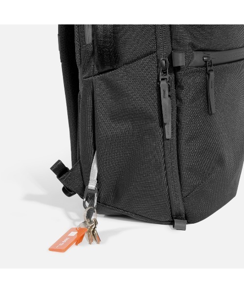 Aer(エアー)の「AER City Pack Pro2 20L / AER-21063(バックパック/リュック・メンズ・ブラック・FREE)」の19枚目の写真