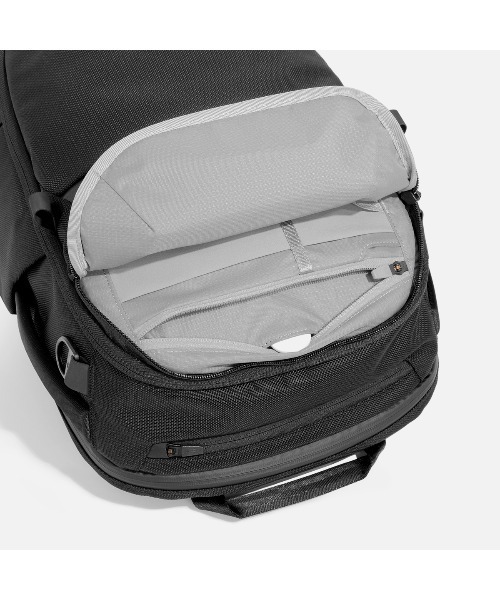 Aer(エアー)の「AER City Pack Pro2 20L / AER-21063(バックパック/リュック・メンズ・ブラック・FREE)」の21枚目の写真
