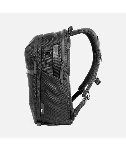 Aer(エアー)の「AER City Pack Pro2 20L / AER-21063(バックパック/リュック・メンズ・ブラック・FREE)」の11枚目の写真