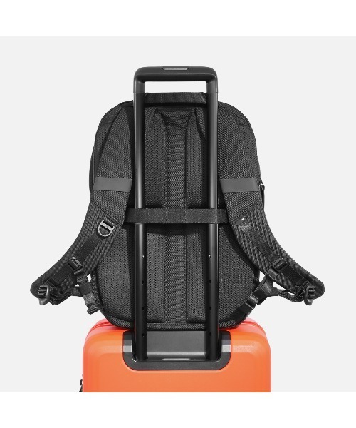 Aer(エアー)の「AER City Pack Pro2 20L / AER-21063(バックパック/リュック・メンズ・ブラック・FREE)」の14枚目の写真
