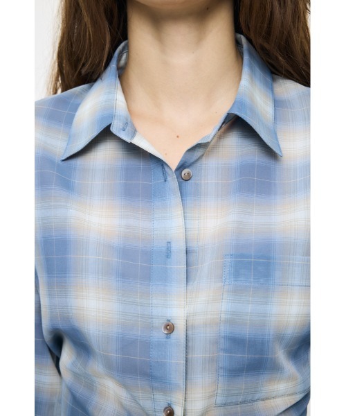 MOUSSY(マウジー)の「FADE CHECK SHEER OVER シャツ(シャツ/ブラウス・レディース・オフホワイト/サックスブルー/ブルー系その他/オレンジ系その他・FREE)」の12枚目の写真