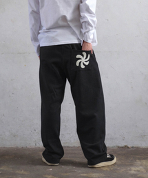 AMOU（アモウ）の「SPIRAL One Tuck Sweat Pants BLACK（スウェットパンツ）」