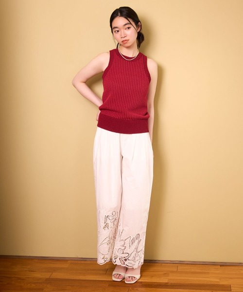 mysty woman（ミスティウーマン）の「変形編みニットノースリ 678698（ベスト・レディース・ブラック/レッド/オフホワイト・FREE）」の10枚目の写真