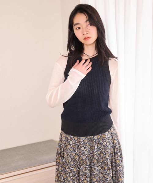 mysty woman（ミスティウーマン）の「変形編みニットノースリ 678698（ベスト・レディース・ブラック/レッド/オフホワイト・FREE）」の14枚目の写真