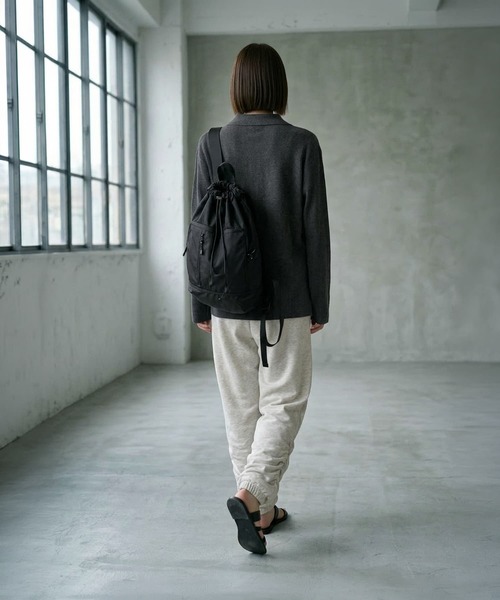 STYLE DELI（スタイルデリ）の「【BLK001】リサイクルポリシャツライトニット（シャツ/ブラウス・レディース・ライトグレー/チャコールグレー・FREE）」の3枚目の写真