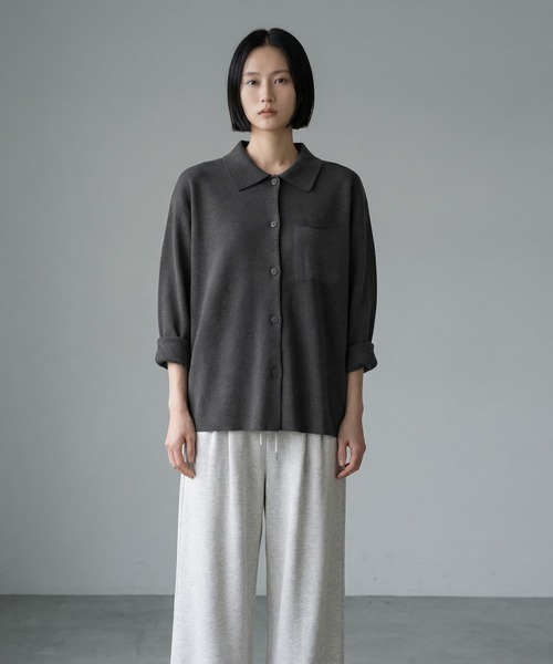 STYLE DELI（スタイルデリ）の「【BLK001】リサイクルポリシャツライトニット（シャツ/ブラウス・レディース・ライトグレー/チャコールグレー・FREE）」の8枚目の写真