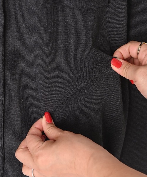 STYLE DELI（スタイルデリ）の「【BLK001】リサイクルポリシャツライトニット（シャツ/ブラウス・レディース・ライトグレー/チャコールグレー・FREE）」の20枚目の写真