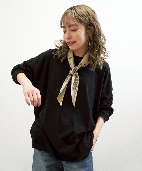 gossara(ゴサラ)の「【今売れてます】バンダナ柄スカーフ(ストール/ショール・レディース・ベージュ/ネイビー/ブラック・FREE)」の4枚目の写真