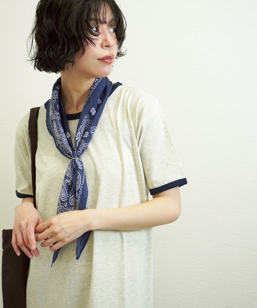 gossara(ゴサラ)の「【今売れてます】バンダナ柄スカーフ(ストール/ショール・レディース・ベージュ/ネイビー/ブラック・FREE)」の22枚目の写真