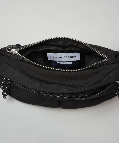 MAISON SPECIAL(メゾンスペシャル)の「《UNISEX》Nylon Crescent Waist Pouch/ナイロンクレセントウエストポーチ【MAISON SPECIAL/メゾンスペシャル】(ボディバッグ/ウエストポーチ・メンズ・ブラック・FREE)」の3枚目の写真