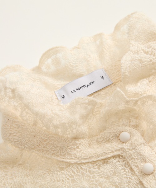 LA POMME petit(ラポミ・プチ)の「Texture Lace Motif Blouse(シャツ/ブラウス・レディース・ブラック/アイボリー/ホワイト・FREE)」の7枚目の写真