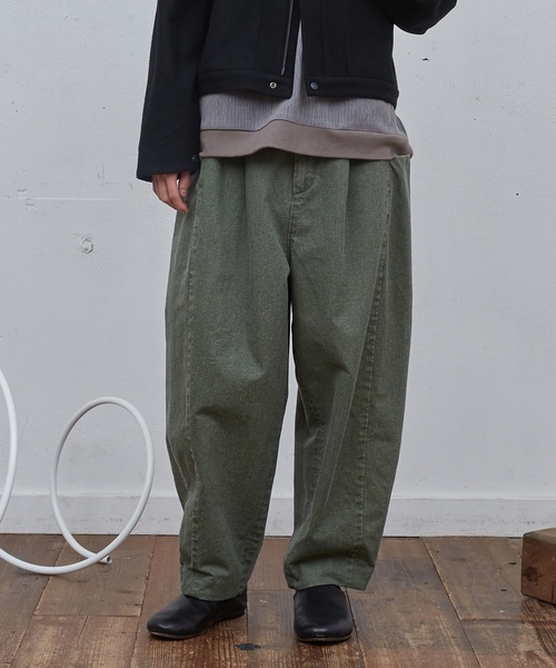 Dulcamara(ドゥルカマラ)の「ピグメントコーティング3サイドPT(デニムパンツ・メンズ・グリーン/ブラック・2/1/0)」の2枚目の写真