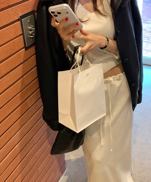 FREE STYLISTS（フリー スタイリスト）の「YUGA_YGMC　　Korean-style　Lace-hemmed mermaid satin skirt（スカート・レディース・オフホワイト・FREE）」の3枚目の写真