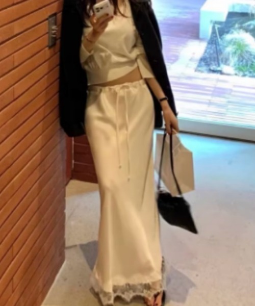 FREE STYLISTS（フリー スタイリスト）の「YUGA_YGMC　　Korean-style　Lace-hemmed mermaid satin skirt（スカート・レディース・オフホワイト・FREE）」の8枚目の写真