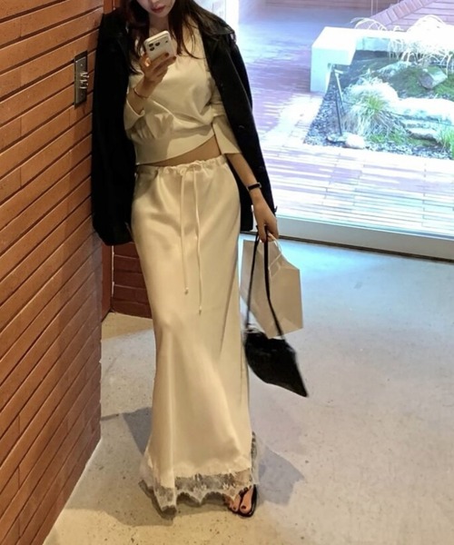 FREE STYLISTS（フリー スタイリスト）の「YUGA_YGMC　　Korean-style　Lace-hemmed mermaid satin skirt（スカート・レディース・オフホワイト・FREE）」の14枚目の写真