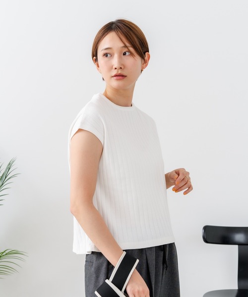 fort point(フォーポイント)の「【C-FORT POINT/フォートポイント】華奢見え ワイドリブフレンチスリーブTシャツ 二の腕カバー 伸縮性 細見え オフィス 通勤 きれいめ 大人カジュアル(Tシャツ/カットソー・レディース・ブラウン/オフホワイト/カーキ/ブラック・FREE)」の5枚目の写真