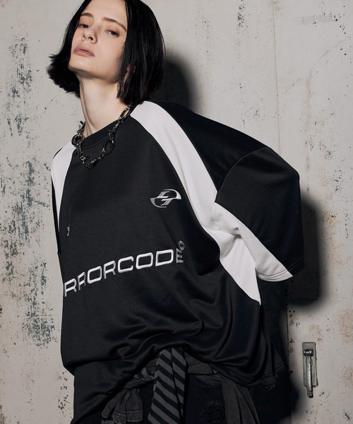 ERAR(エラー)の「【ERAR】オーバーサイズ配色クルーネックゲームデザインTシャツ(Tシャツ/カットソー・メンズ・チャコール/グレー/ブラック/ワイン・S/M/L/XL)」の7枚目の写真
