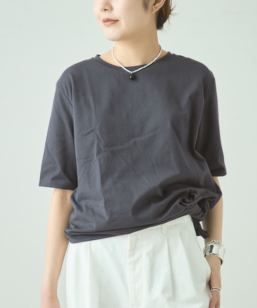 journal standard L'essage(ジャーナルスタンダードレサージュ)の「アシンメトリーTシャツ(Tシャツ/カットソー・レディース・ベージュ/チャコールグレー・FREE)」の8枚目の写真