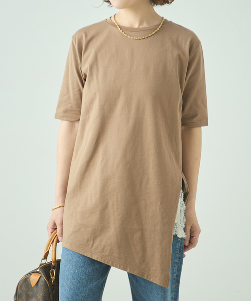 journal standard L'essage(ジャーナルスタンダードレサージュ)の「アシンメトリーTシャツ(Tシャツ/カットソー・レディース・ベージュ/チャコールグレー・FREE)」の11枚目の写真