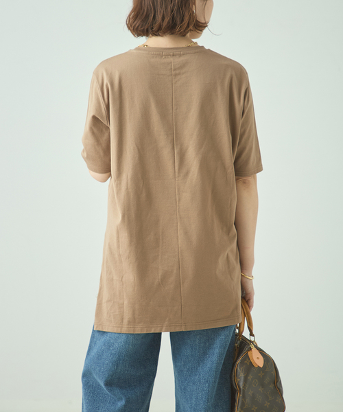 journal standard L'essage(ジャーナルスタンダードレサージュ)の「アシンメトリーTシャツ(Tシャツ/カットソー・レディース・ベージュ/チャコールグレー・FREE)」の12枚目の写真