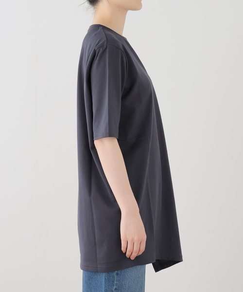 journal standard L'essage(ジャーナルスタンダードレサージュ)の「アシンメトリーTシャツ(Tシャツ/カットソー・レディース・ベージュ/チャコールグレー・FREE)」の19枚目の写真