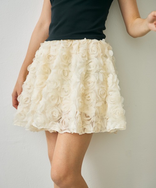 Lunea（ルネア）の「フラワーモチーフチュールミニスカート / flower motif tulle mini skirt（スカート・レディース・アイボリー/ホワイト/ブラック・FREE）」の4枚目の写真