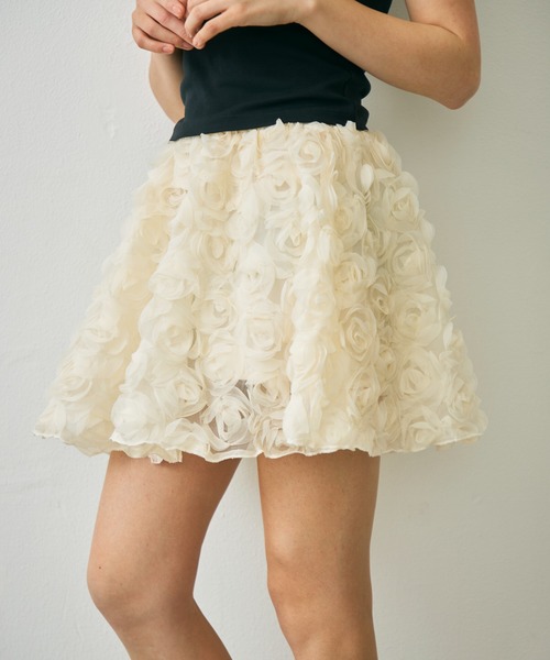 Lunea（ルネア）の「フラワーモチーフチュールミニスカート / flower motif tulle mini skirt（スカート・レディース・アイボリー/ホワイト/ブラック・FREE）」の5枚目の写真