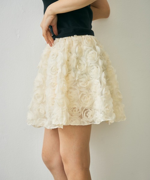 Lunea（ルネア）の「フラワーモチーフチュールミニスカート / flower motif tulle mini skirt（スカート・レディース・アイボリー/ホワイト/ブラック・FREE）」の6枚目の写真