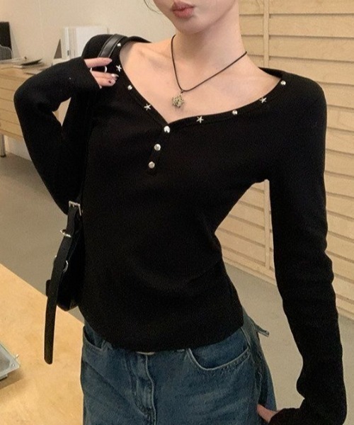 LADY LIKE（レディライク）の「スタッズ付きヘンリーネックロンT（Tシャツ/カットソー・レディース・ブラック・M）」の5枚目の写真