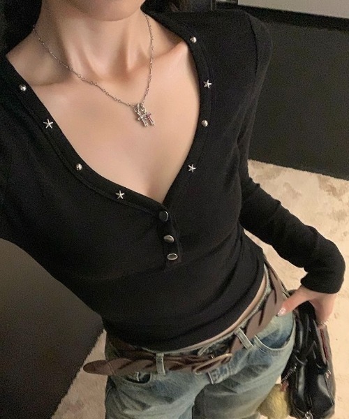 LADY LIKE（レディライク）の「スタッズ付きヘンリーネックロンT（Tシャツ/カットソー・レディース・ブラック・M）」の12枚目の写真