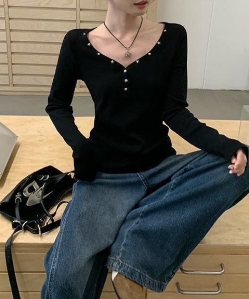 LADY LIKE（レディライク）の「スタッズ付きヘンリーネックロンT（Tシャツ/カットソー・レディース・ブラック・M）」の9枚目の写真