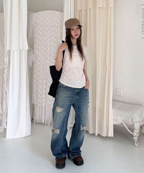4INT.（フォイント）の「【レイヤード風】配色 オフショルダー 半袖 Tシャツ（Tシャツ/カットソー・レディース・ネイビー/グレー/ベージュ・FREE）」の4枚目の写真