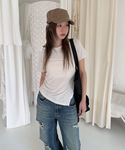 4INT.（フォイント）の「【レイヤード風】配色 オフショルダー 半袖 Tシャツ（Tシャツ/カットソー・レディース・ネイビー/グレー/ベージュ・FREE）」の9枚目の写真