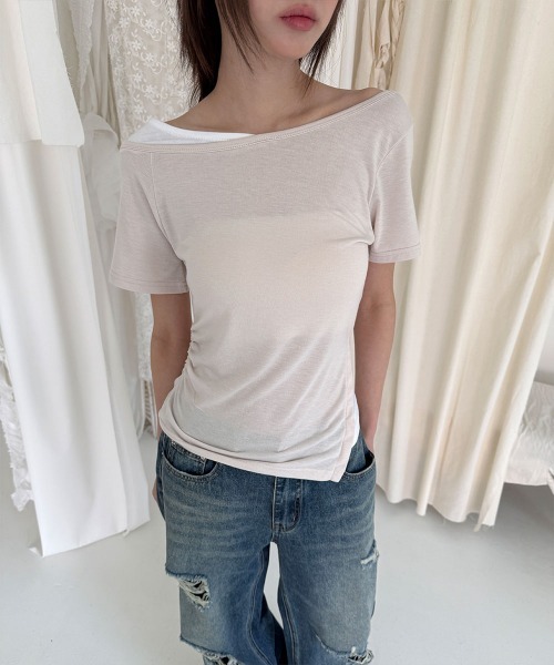 4INT.（フォイント）の「【レイヤード風】配色 オフショルダー 半袖 Tシャツ（Tシャツ/カットソー・レディース・ネイビー/グレー/ベージュ・FREE）」の13枚目の写真