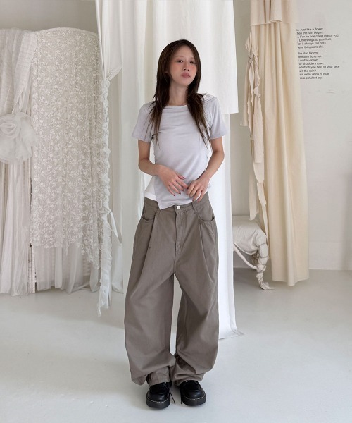 4INT.（フォイント）の「【レイヤード風】配色 オフショルダー 半袖 Tシャツ（Tシャツ/カットソー・レディース・ネイビー/グレー/ベージュ・FREE）」の19枚目の写真