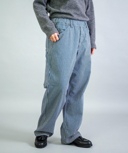 OMNIGOD（オムニゴッド）の「[OMNIGOD womens / オムニゴッド] ヒッコリーデニム ルーズイージーペインターパンツ（デニムパンツ・レディース・ブルー系その他・1/0）」の2枚目の写真