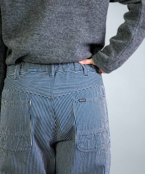 OMNIGOD（オムニゴッド）の「[OMNIGOD womens / オムニゴッド] ヒッコリーデニム ルーズイージーペインターパンツ（デニムパンツ・レディース・ブルー系その他・1/0）」の19枚目の写真