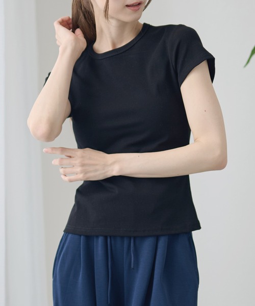 DAYRA(デイラ)の「ベーシック コンパクト 半袖T シャツ(Tシャツ/カットソー・レディース・ブルー/イエロー/ホワイト/ピンク/ブラック・M/L)」の9枚目の写真