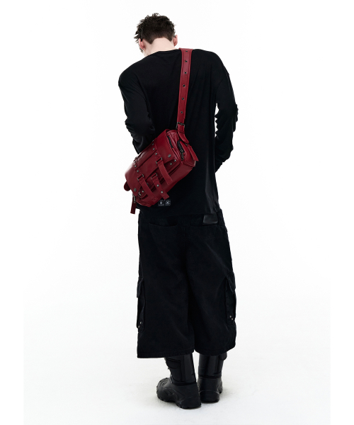 OPUS 0012(オーパス0012)の「Op. 10 VLAD STUDDED CROSS BAG RED(メッセンジャーバッグ・レディース・その他・FREE)」の2枚目の写真