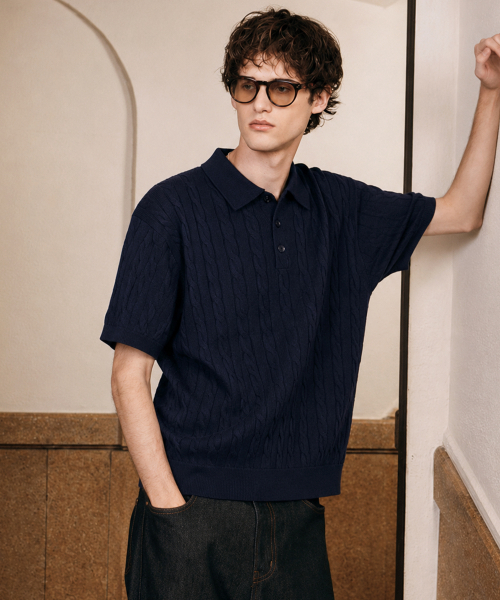 NOTUSUAL(ノットユージュアル)の「ユーズアルケーブルニット半袖Tシャツ 4カラー(ニット/セーター・レディース・バーガンディー/ネイビー/ダークグリーン/ブラック・SMALL/MEDIUM/LARGE/X-LARGE)」の17枚目の写真