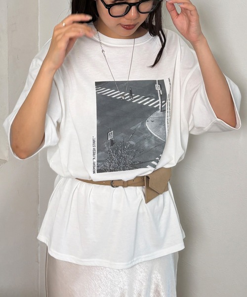 ISOOK(アイスー)の「【ISOOK / アイスー】接触冷感UVカットTシャツ / 日焼け対策 紫外線対策 暑さ対策 半袖 フォトプリントT オーバーサイズ ルーズ ビッグシルエット モノクロ モノトーン アソート 白T ZOZOTOWN限定(Tシャツ/カットソー・レディース・ホワイト系その他/ホワイト・FREE)」の1枚目の写真