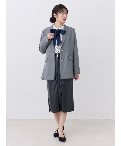 TONAL(トーナル)の「2WAYダブルカラーボウタイブラウス(シャツ/ブラウス・レディース・ベージュ/ネイビー/アイボリー/オフホワイト・MEDIUM)」の20枚目の写真