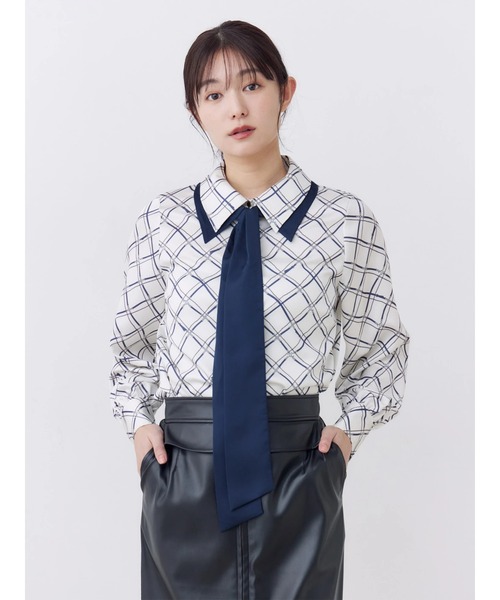 TONAL（トーナル）の「2WAYダブルカラーボウタイブラウス（シャツ/ブラウス・レディース・ベージュ/ネイビー/アイボリー/オフホワイト・MEDIUM）」の3枚目の写真