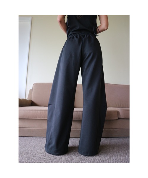 TRUNC(トランクエイティーエイト)の「Ice touch Curve Sweat Pants / アイスタッチカーブスウェットパンツ(スウェットパンツ・レディース・ブラック・FREE)」の2枚目の写真