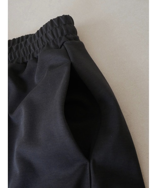 TRUNC(トランクエイティーエイト)の「Ice touch Curve Sweat Pants / アイスタッチカーブスウェットパンツ(スウェットパンツ・レディース・ブラック・FREE)」の15枚目の写真