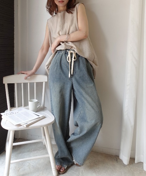 CORNERS（コーナーズ）の「ワイドデニムイージーパンツ（デニムパンツ・レディース・ライトブルー/ブルー・M）」の11枚目の写真
