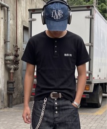SPINNS | 短丈ヘンリーネックTシャツ/ラインストーンワンポイントロゴ/テレコリブ素材(Tシャツ/カットソー)